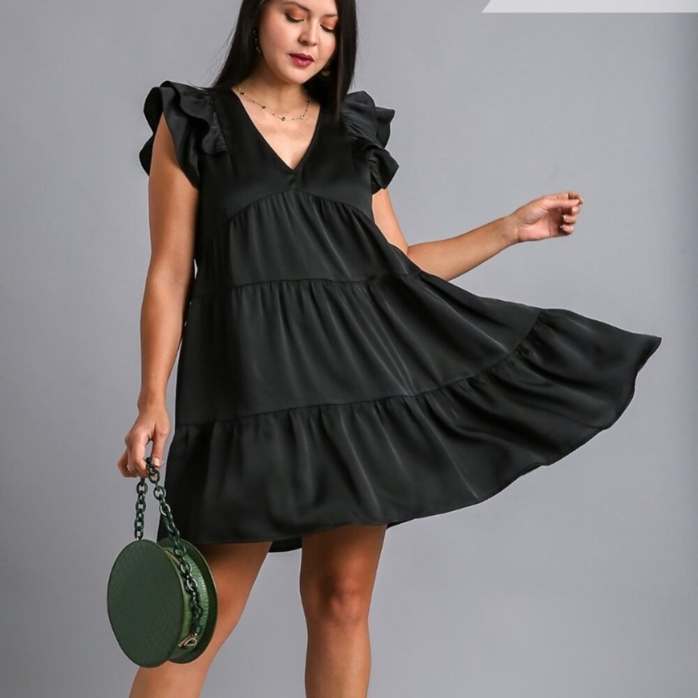 Umgee 💚 Green or 🖤 Black Ruffle Sleeve Tiered Dress